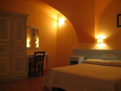 Sa Balza Guest House Bosa Ngoại thất bức ảnh