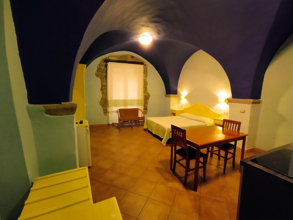 Sa Balza Guest House Bosa Ngoại thất bức ảnh