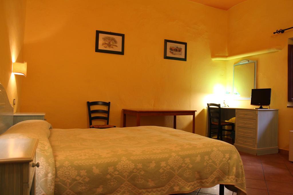 Sa Balza Guest House Bosa Ngoại thất bức ảnh