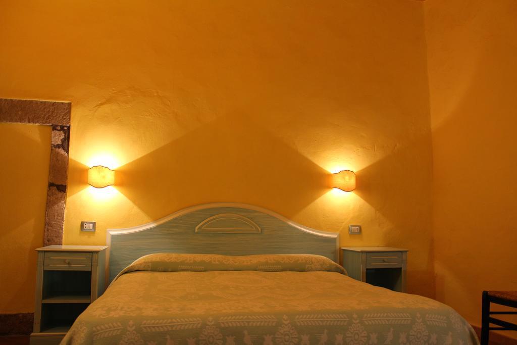 Sa Balza Guest House Bosa Ngoại thất bức ảnh