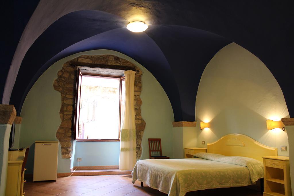 Sa Balza Guest House Bosa Ngoại thất bức ảnh