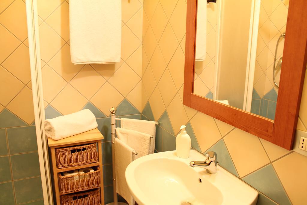Sa Balza Guest House Bosa Ngoại thất bức ảnh