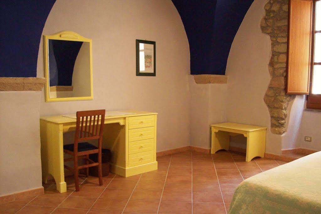 Sa Balza Guest House Bosa Ngoại thất bức ảnh