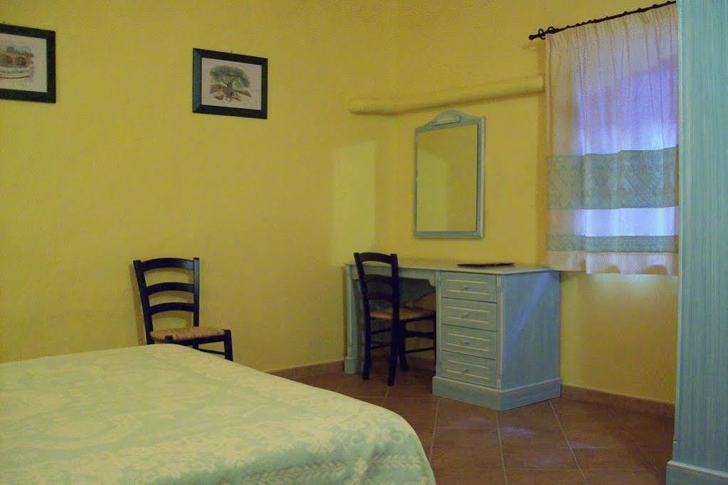 Sa Balza Guest House Bosa Ngoại thất bức ảnh
