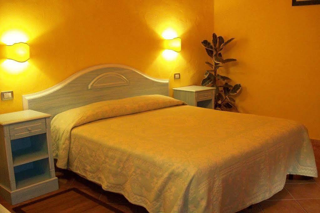Sa Balza Guest House Bosa Ngoại thất bức ảnh